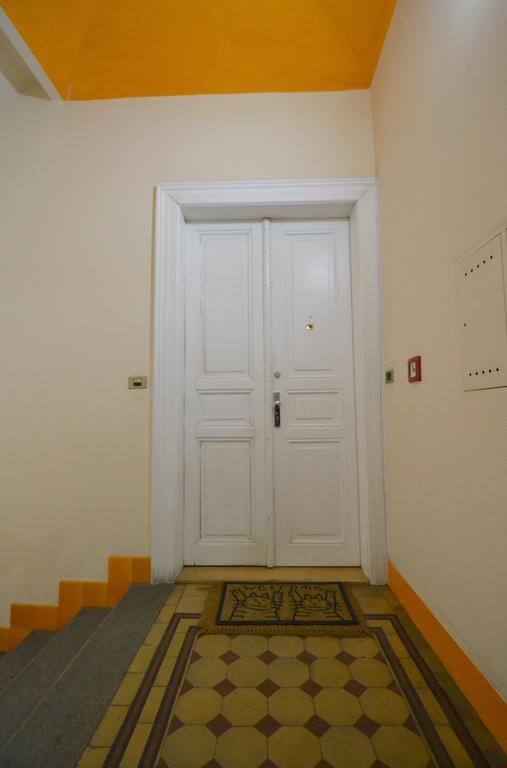 Cozy Flat By The Astronomical Clock Apartment Praha Bagian luar foto