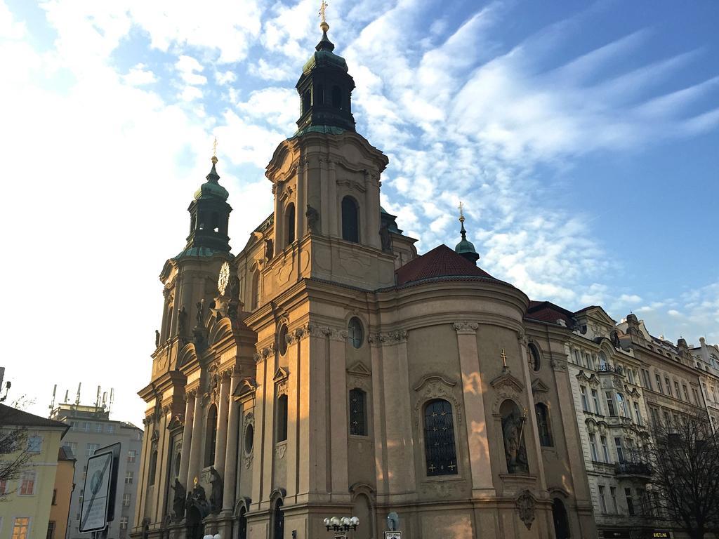 Cozy Flat By The Astronomical Clock Apartment Praha Bagian luar foto