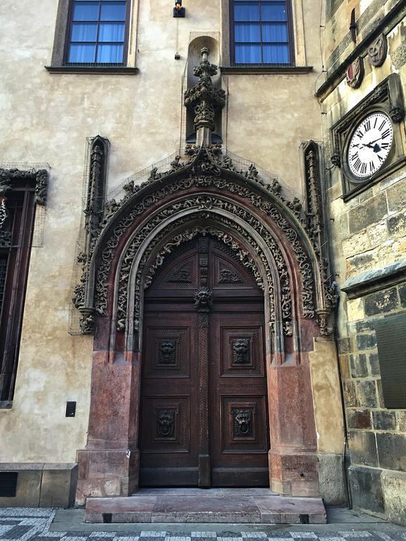 Cozy Flat By The Astronomical Clock Apartment Praha Bagian luar foto