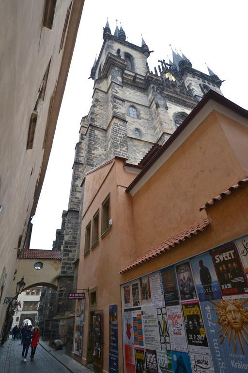 Cozy Flat By The Astronomical Clock Apartment Praha Bagian luar foto