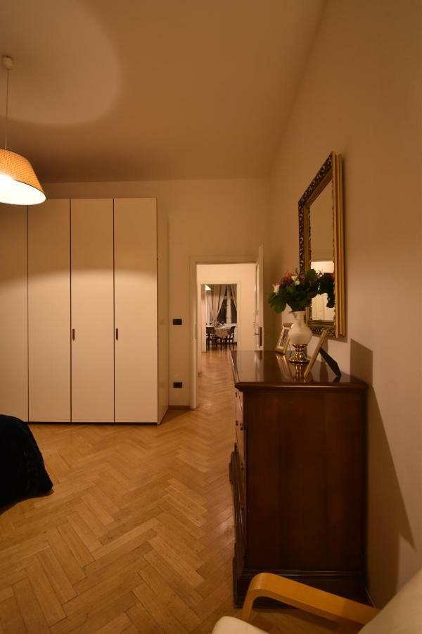 Cozy Flat By The Astronomical Clock Apartment Praha Bagian luar foto